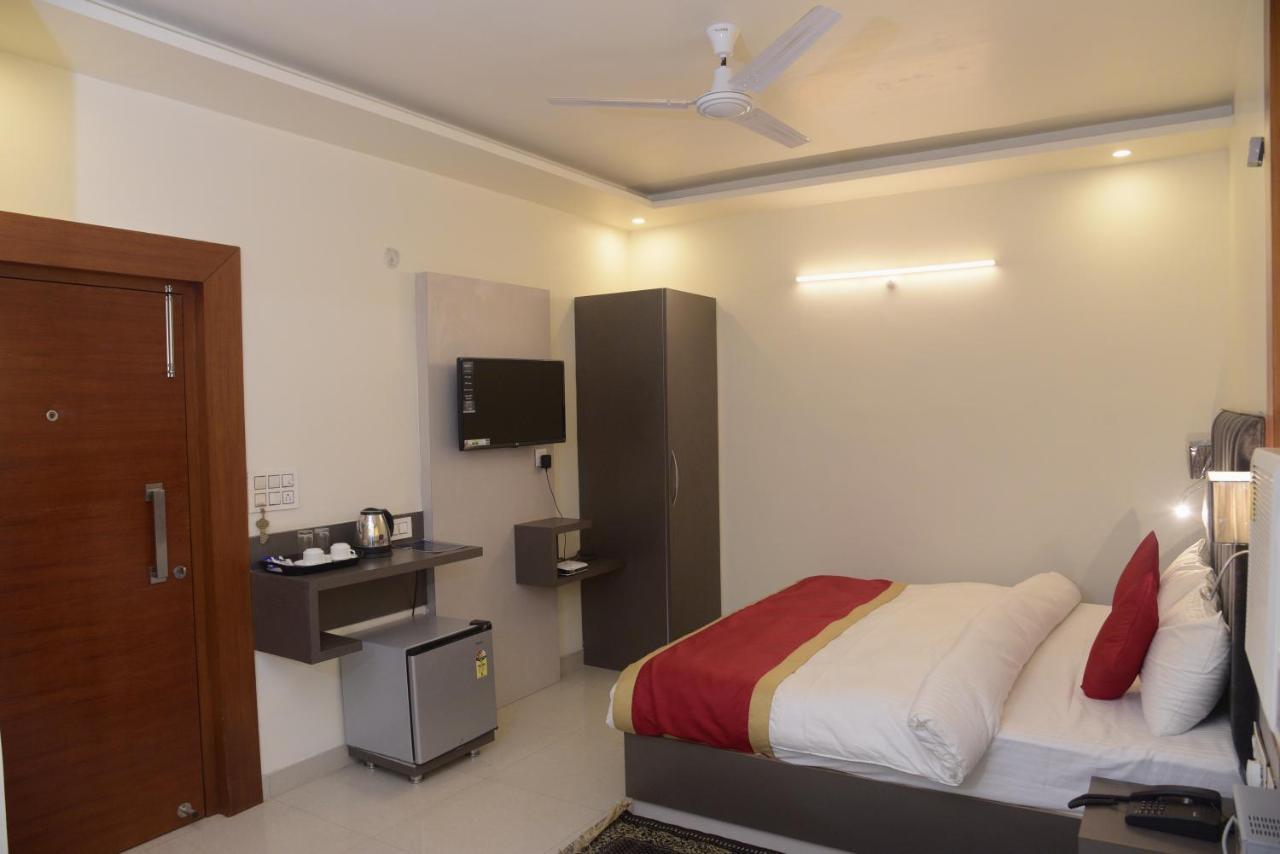 Hotel Le Cypress Bareilly Dış mekan fotoğraf