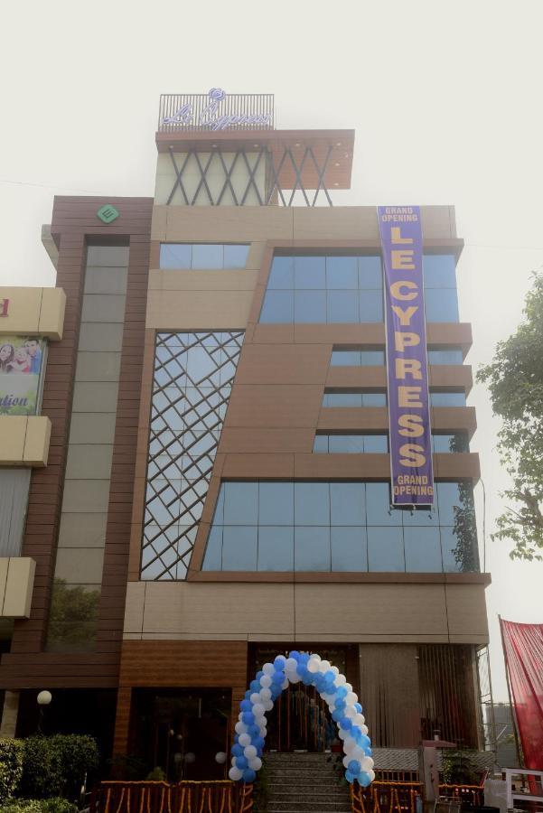 Hotel Le Cypress Bareilly Dış mekan fotoğraf