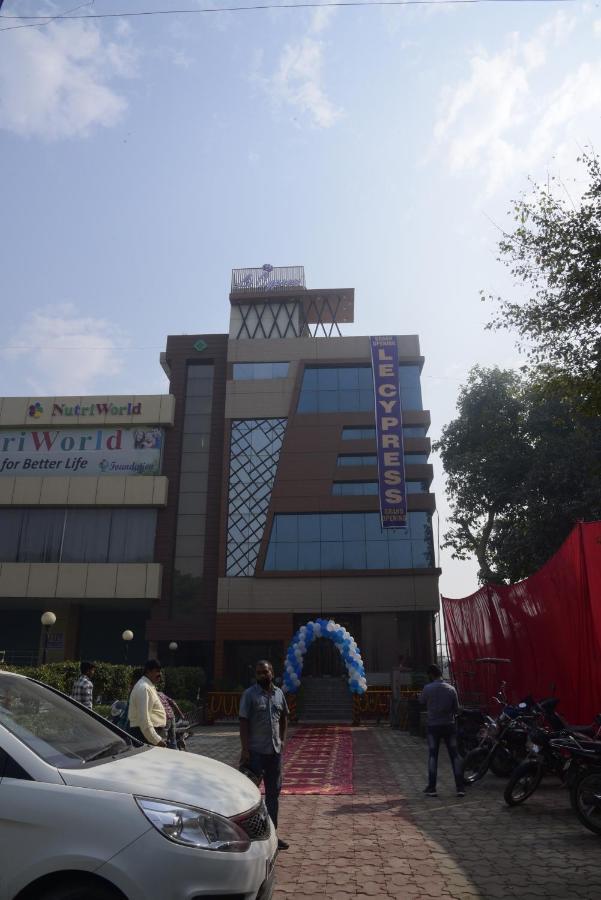 Hotel Le Cypress Bareilly Dış mekan fotoğraf